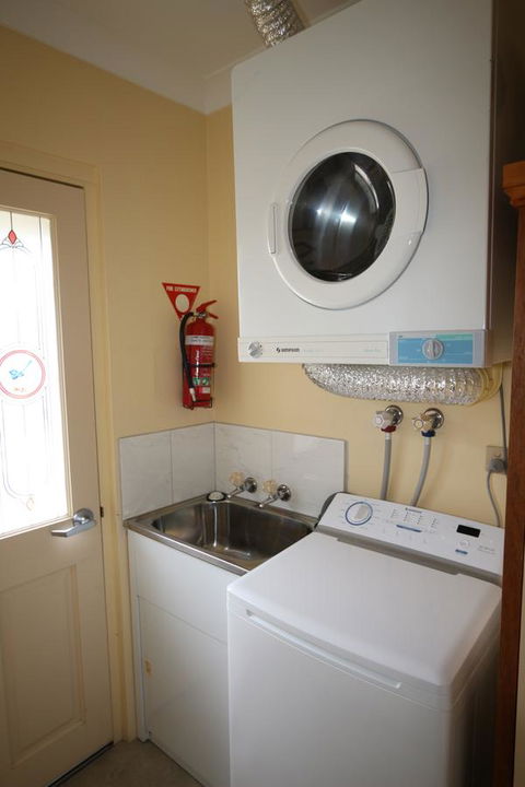 Swansea Cottages & Lodge Suites - Stayed 27