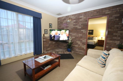 Swansea Cottages & Lodge Suites - Stayed 4