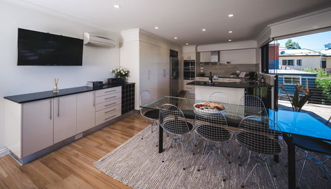 Russell House - Stayed 24