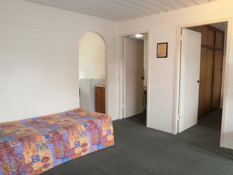 Aberdeen Court Apartments - Stayed 6