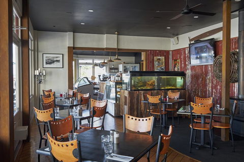 Bushman's Cafe - Stayed 3