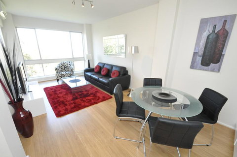 Neutral Bay Self-Contained Modern One-Bedroom Apartment (63BEN) - Stays Accommodation 2