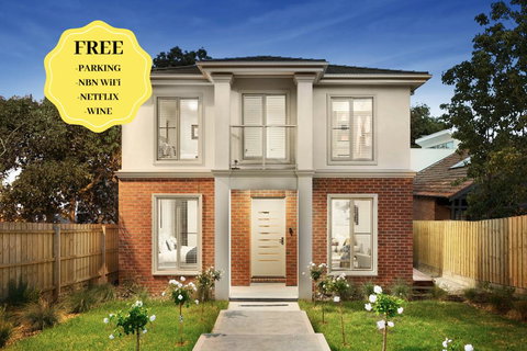 NEW Inner Melb Luxury Modern Grand Holiday House - Great Location, Wifi, Parking - Stays Accommodation 0