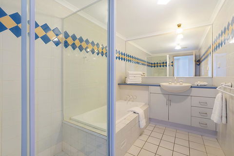 Newcastle Short Stay Apartments - Sandbar Newcastle Beach - Stayed 3