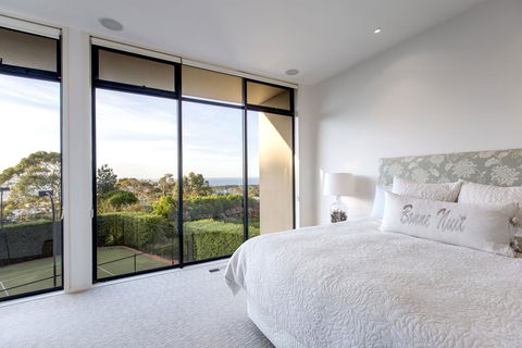 Newhaven Luxury Family Home With Bay Views, Large Pool, Jacuzzi, Tennis Court, Playground - Stays Accommodation 2