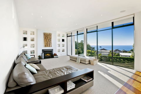 Newhaven Luxury Family Home With Bay Views, Large Pool, Jacuzzi, Tennis Court, Playground - Stays Accommodation 3