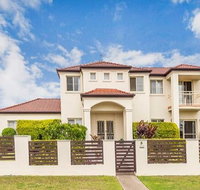 Nice home in the Regatta waters estate close to theme parks - Stayed