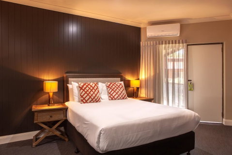 Nightcap At Archer Hotel - Stayed 0