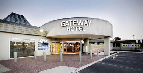 Nightcap At Gateway Hotel - Stayed 1