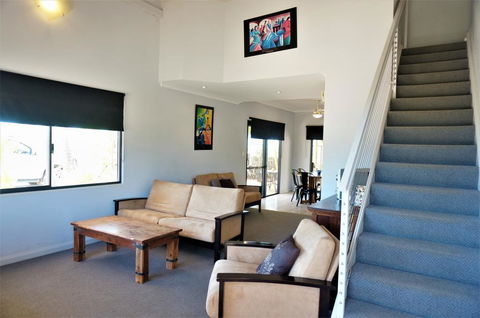 Ningaloo Breeze Villa 10 - 3 Bedroom Fully Self-Contained Disabled-Friendly Accommodation - Stayed 1