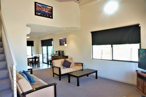 Ningaloo Breeze Villa 9 - 3 Bedroom Fully Self-Contained Holiday Accommodation - Stayed 1