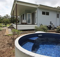 Noosa Hinterland Country Cottage 'Tru-Blu'