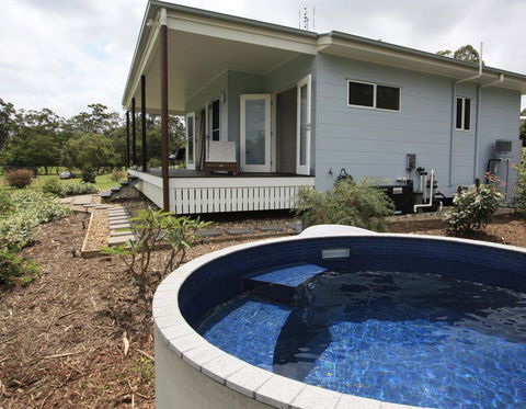 Noosa Hinterland Country Cottage 'Tru-Blu' - Stayed 0