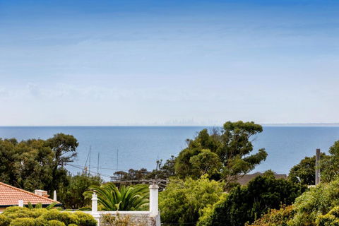 NORTH POINT RETREAT - MORNINGTON - Stayed 1