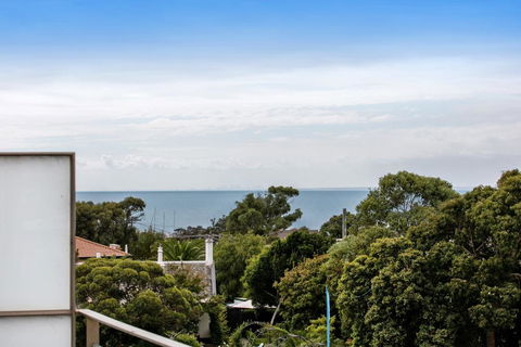 NORTH POINT RETREAT - MORNINGTON - Stayed 2