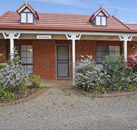 Oak Cottage - Tudor Village Unit 5