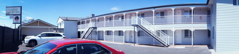 Oasis Motel - Stays Accommodation 3