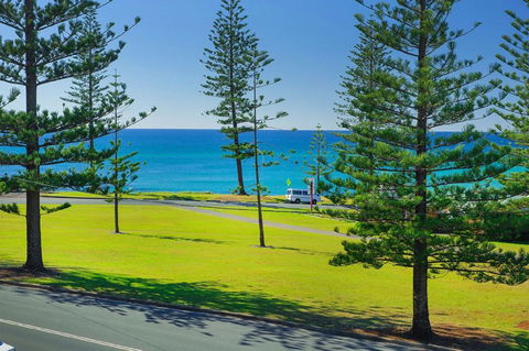 Ocean Court 7 13 Lord Street - Stays Accommodation 3