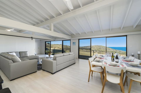 Ocean Paradise - Stays Accommodation 0