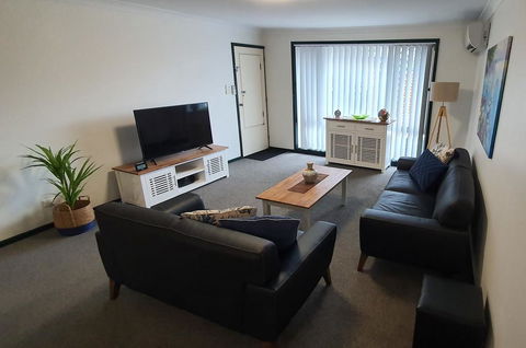 Ocean Pearl Villa - Stays Accommodation 1