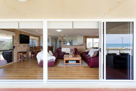 Ocean View Beach House - Stays Accommodation 2
