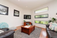 Ocean Whispers - Pets WiFi 300m Beach 3 Bdrm Linen
