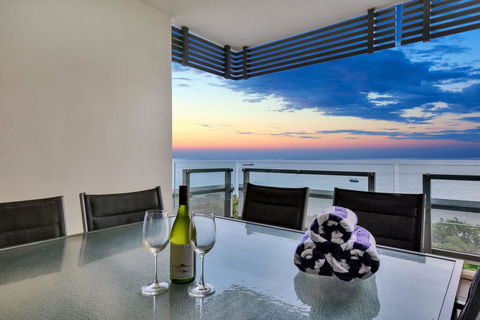 Oceana Darwin Central Oceanfront 3 Bedroom 2 Lounge Room Pool Gym Tennis Court Sleeps 9 - Stayed 0
