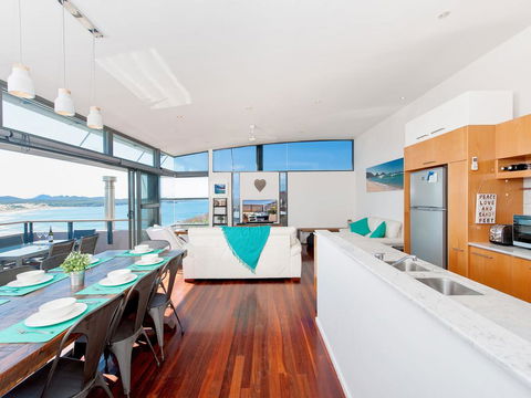 One Mile Cl, Townhouse 22, 26, The Deckhouse - Stayed 3