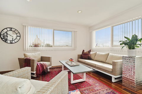 Ourania Luxury Bed And Breakfast Sleeps 7 - Stayed 2