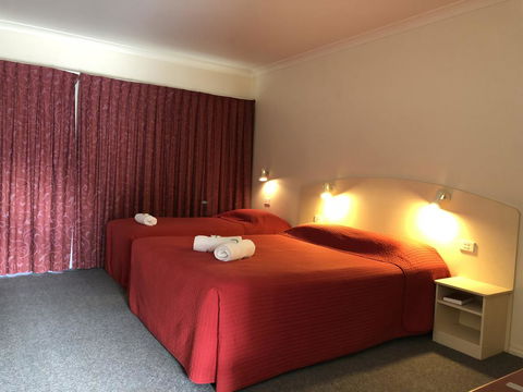 Outback Quarters- Motel Hay - Stayed 0