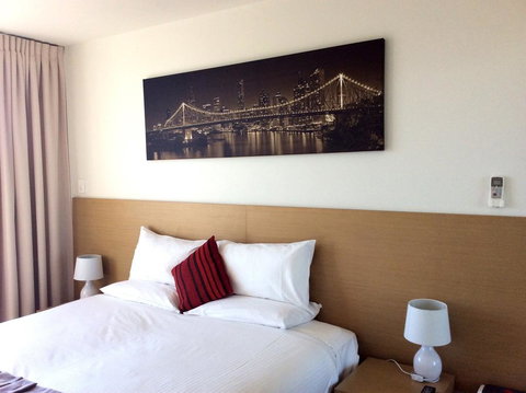 PA Apartments - Stays Accommodation 2