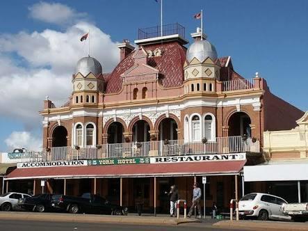 Paddys Golden Patch - Stayed 3