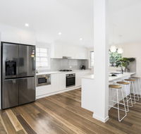 Park Avenue Terrace House Sleeps 9 - Stays Accommodation