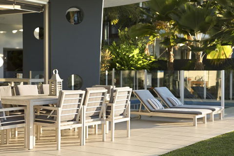 Pavillion 17 - Waterfront Spacious 4 Bedroom With Own Inground Pool And Golf Buggy - Stayed 3