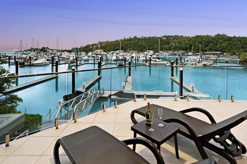 Pavillion 3 Absolute Waterfront 4 Bedroom 2 Lounge Room Plunge Pool + Golf Buggy - Stayed 2