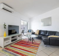 Peaceful 1 Bedroom Apartment with Parking - Stays Accommodation