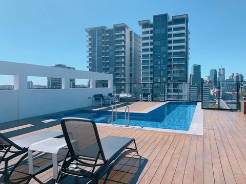 Perfect Location APT W Roof Top Pool/GYM - Stayed 1