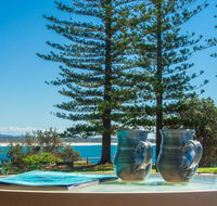 PERFECTLY POSITIONED BEACHFRONT APARTMENT-GREAT LOCATION WITH OCEAN VIEWS - Stays Accommodation