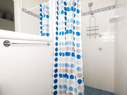 Pet Friendly - Barnacle - Stays Accommodation 3