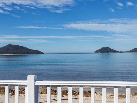 Pet Friendly - Exceptional Beachside Location - Stays Accommodation 0