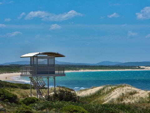 Pet Friendly - Exceptional Beachside Location - Stays Accommodation 1