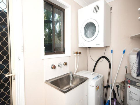 Pet Friendly - Jade Gardens - Stays Accommodation 3