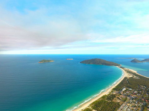 Pet Friendly Beach Home - Stays Accommodation 2