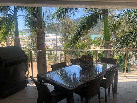 Phil's Place On Airlie - Stays Accommodation 0