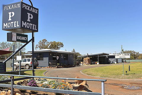 Pick A Box Motel - Stayed 1