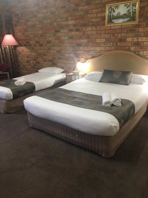 Pines Country Club Motor Inn - Stayed 3