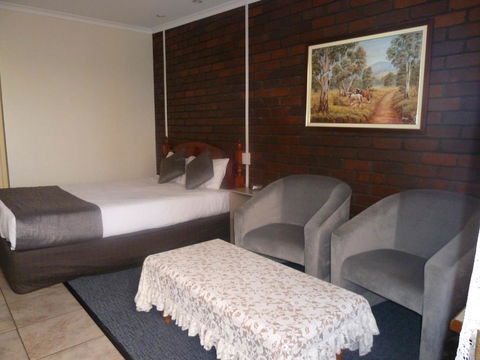 Pioneer Lodge Motel - Stayed 1