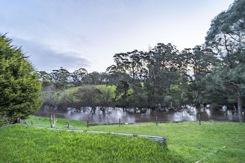 Platypus Waters B&B - Stays Accommodation 3