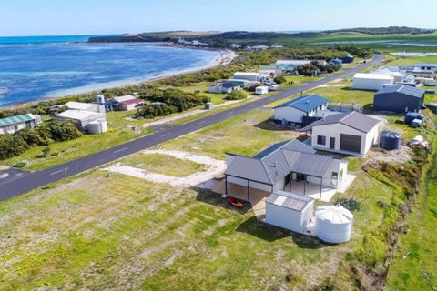 Plovers Rest At Cape Douglas - Stayed 0
