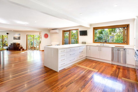 POINT LEO BEACH HOUSE - POINT LEO - Stayed 2